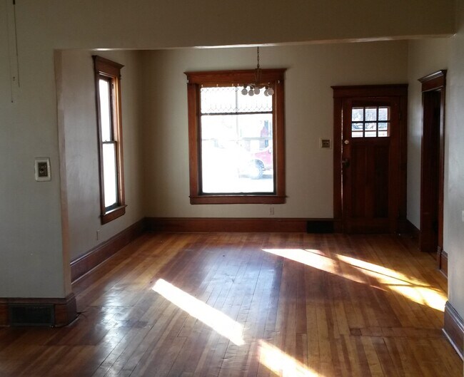 Foto del edificio - 806 N Union St