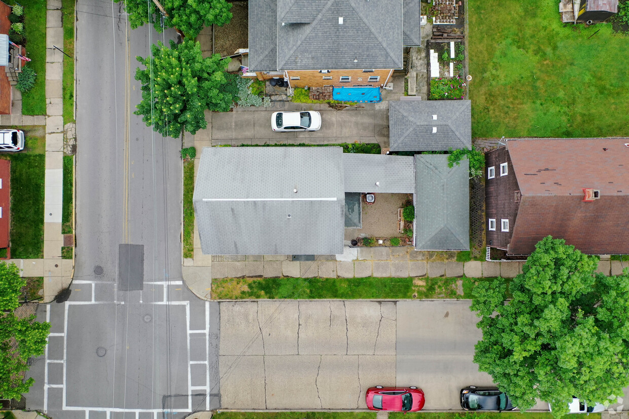 Aerial Photo - 98 12th St