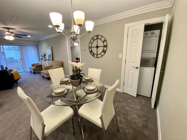 Foto del edificio - 65 Westwood Dr