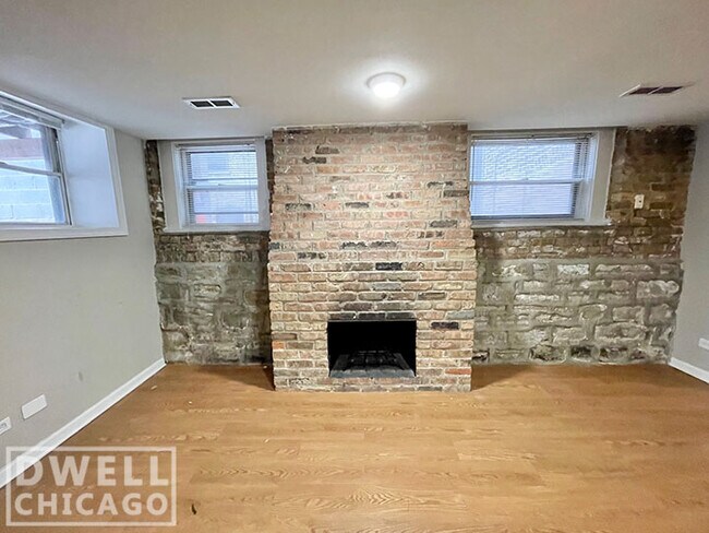Foto del edificio - 3430 N Elaine Pl