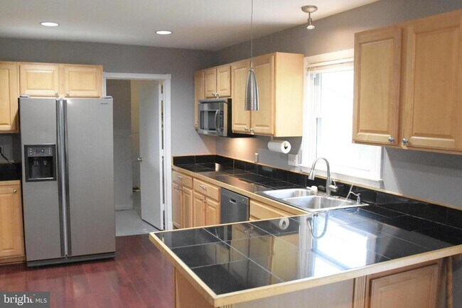 Foto del edificio - 936 Longfellow Ct