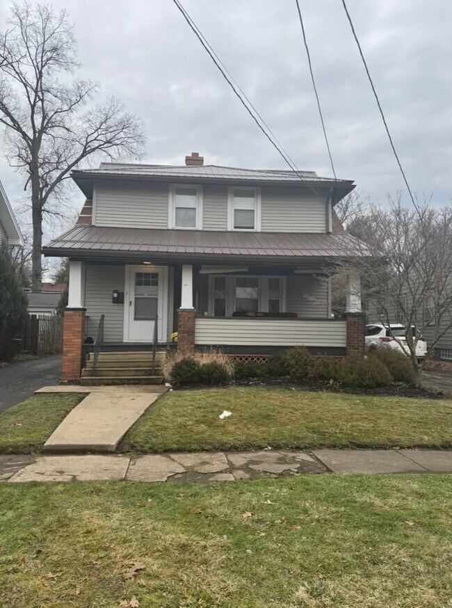 Building Photo - 374 Belvedere Ave NE