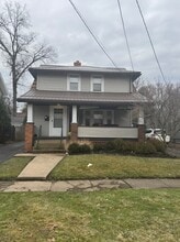 Building Photo - 374 Belvedere Ave NE