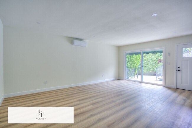 Foto del edificio - Fully Upgraded Spacious 2-Bedroom Unit in Prime Arcadia Location