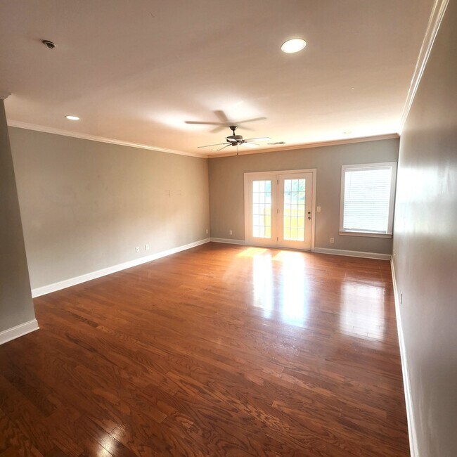Foto del edificio - 364 Easterlin Way