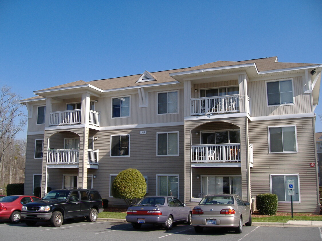 Primary Photo - 10001 Graduate Ln