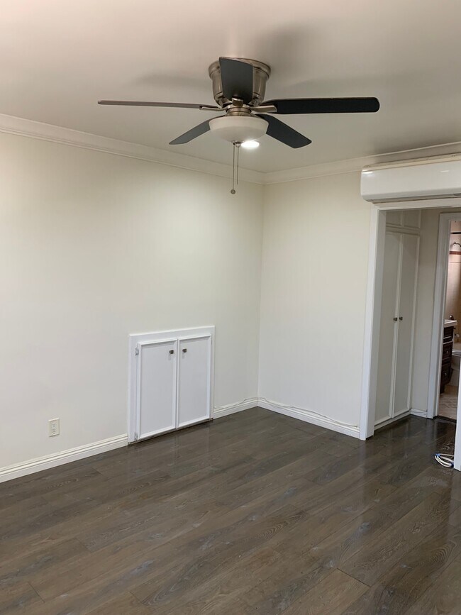 Foto del edificio - 951 N Oxford Ave