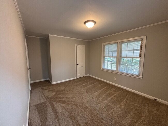 Foto del edificio - 718 Trout St