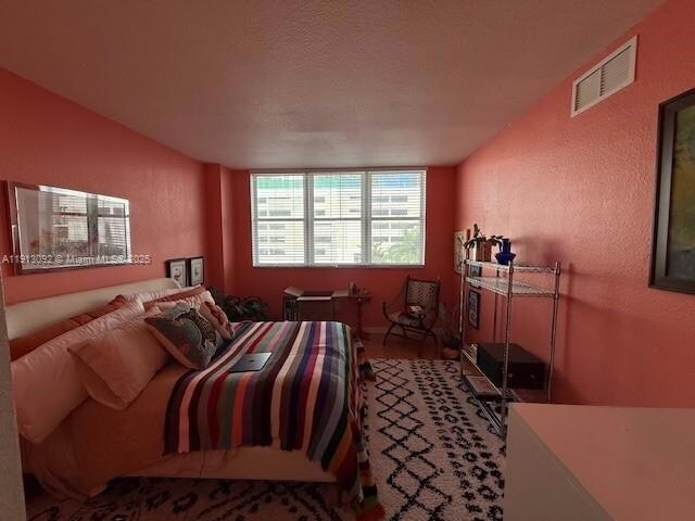 Foto principal - 500 NE 29th St