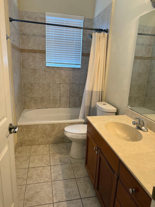 Building Photo - 603 N St