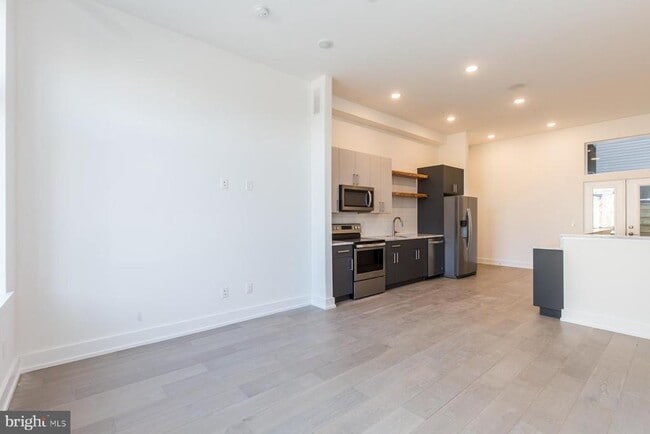 Building Photo - 1339 N Marston St