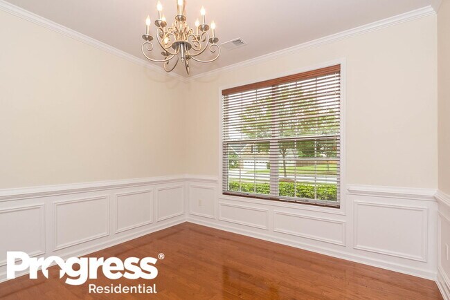 Foto del edificio - 250 Lantana Dr