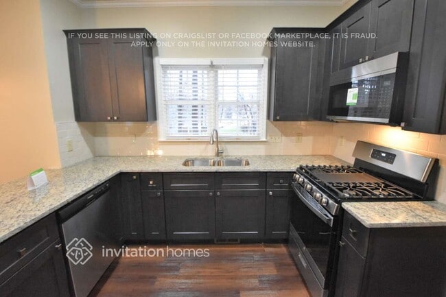 Building Photo - 19808 Coachmans Trace