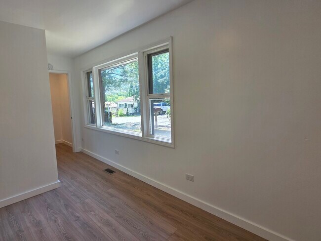 Foto del edificio - 24492 Hickory St