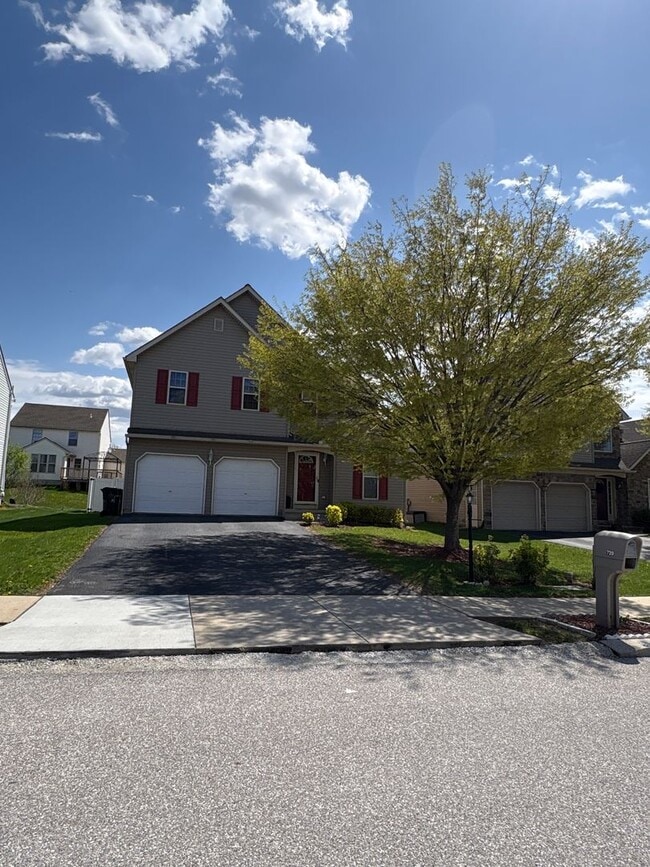 Building Photo - 720 Strayer Dr