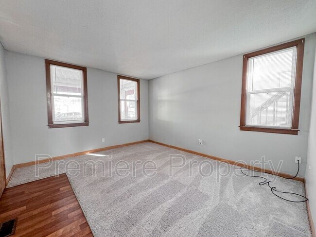Building Photo - 414 Prospect Ave