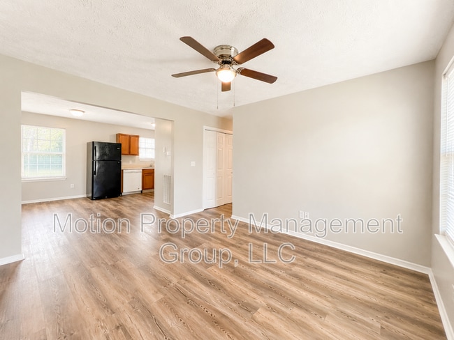 Building Photo - 804 Forest Dale Ln