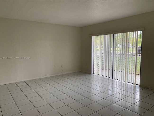 Foto del edificio - 9631 SW 138th Ave
