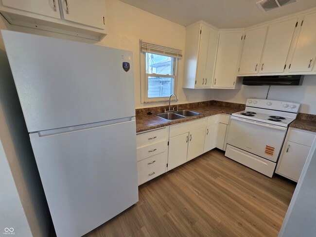 Building Photo - 3815 Biscayne Rd