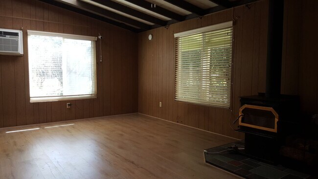 Building Photo - Modular Home on Large Lot in Valley Center...