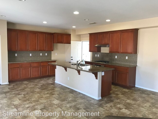 Foto del edificio - 5 br, 3 bath House - 11784 Nyack Road