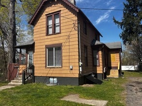 Building Photo - 26 Annapolis Ave