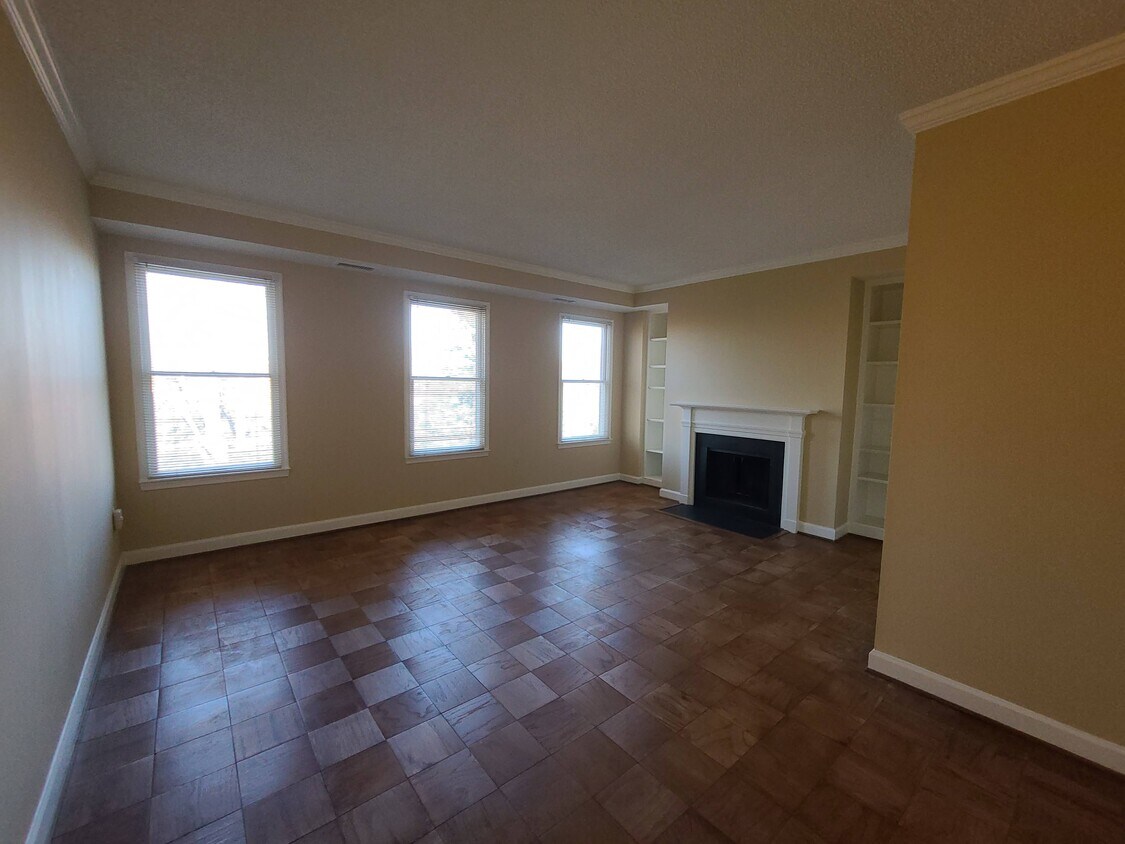 Living room - 800 S St Asaph St
