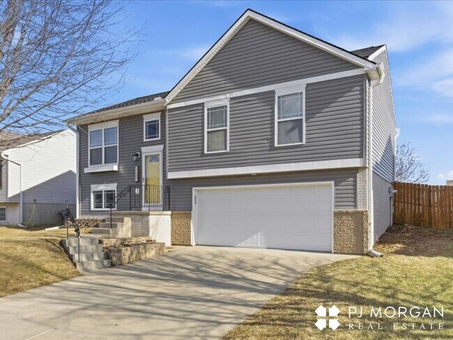 Building Photo - Relax by the fire in this beautiful rental home!