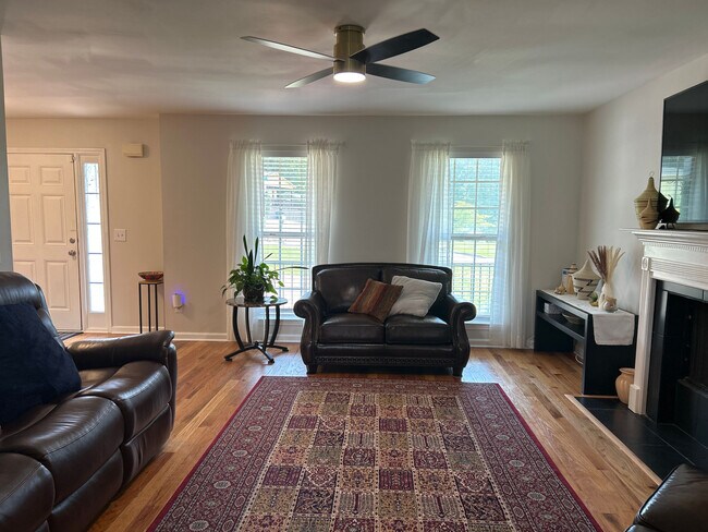 Building Photo - Room in Single Family Home on Kennesaw Dr