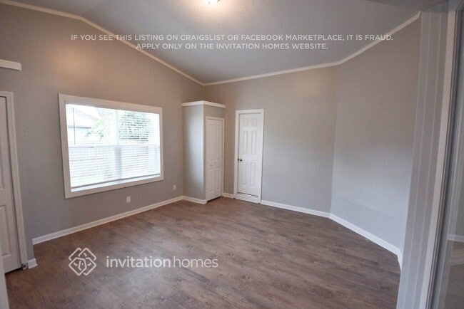 Foto del edificio - 283 Falling Leaf Ln
