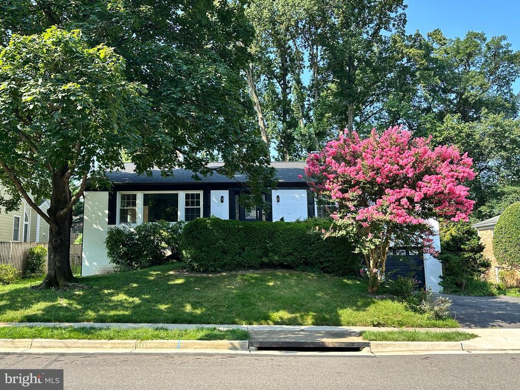Building Photo - 3858 N Tazewell St
