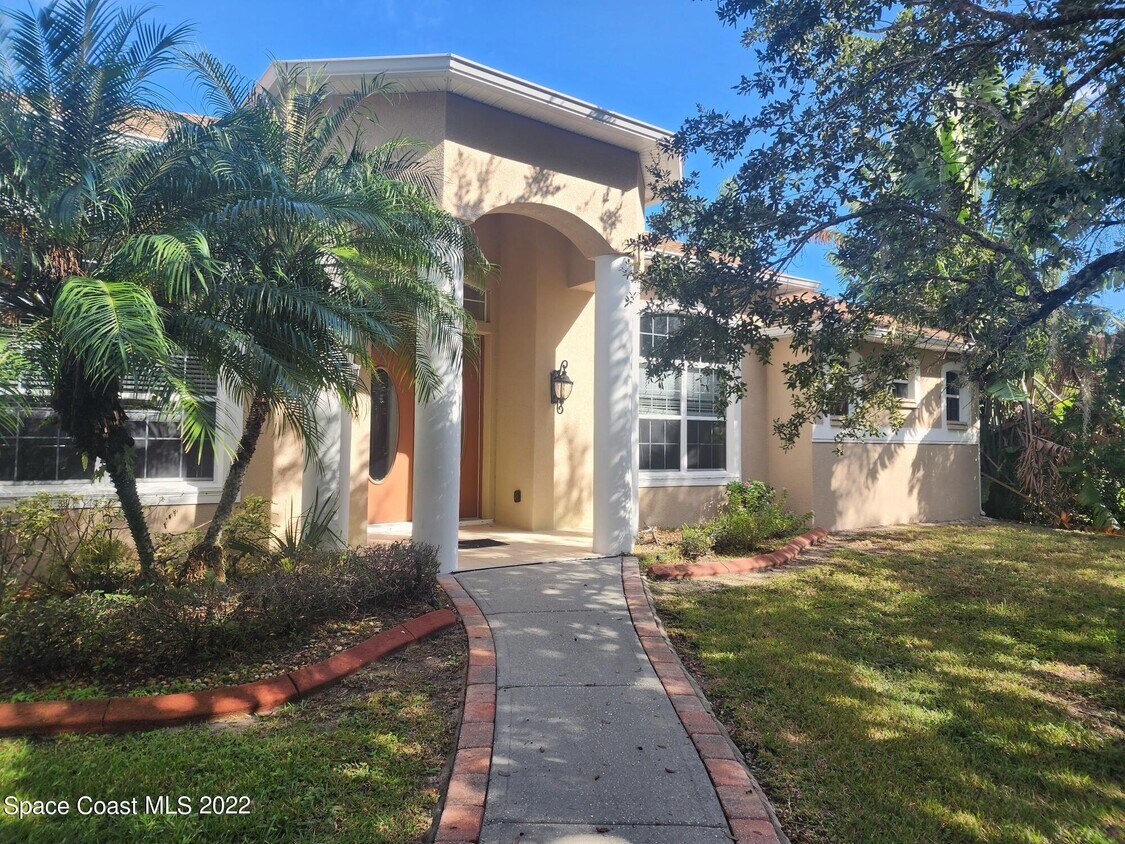 Foto principal - 830 E Hall Rd