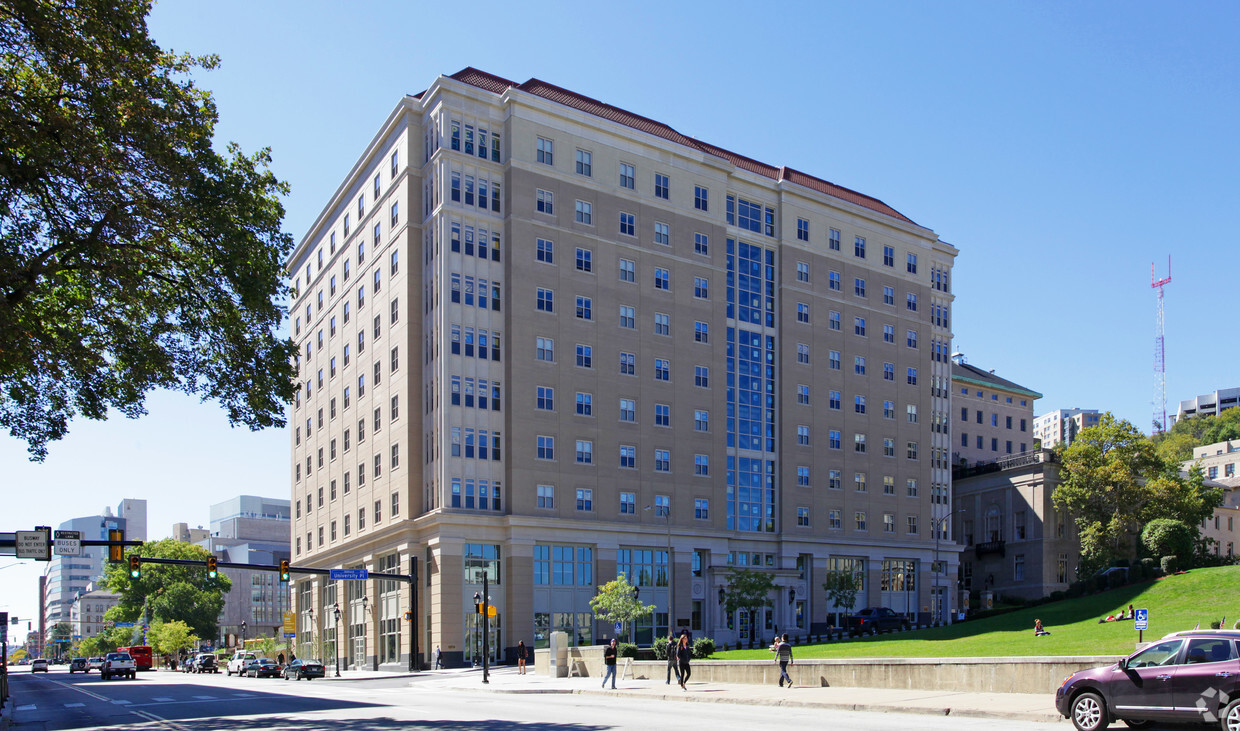 Foto principal - Mark A. Nordenberg Hall