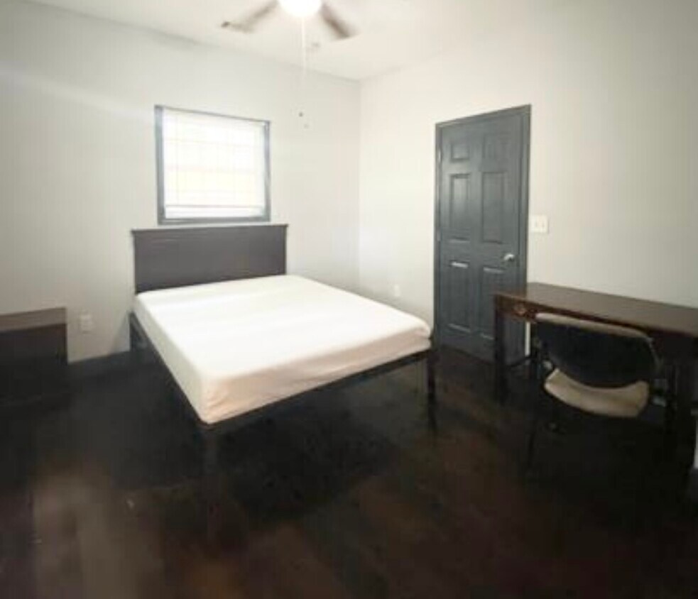Foto principal - 829 Beckwith St SW