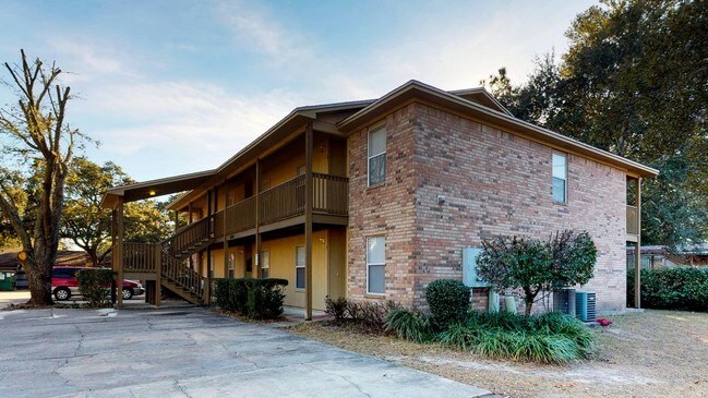 Building Photo - 895 Silverwood 2