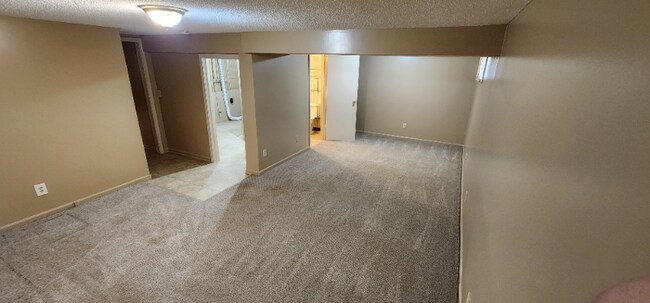Building Photo - 200 SW Keystone Dr
