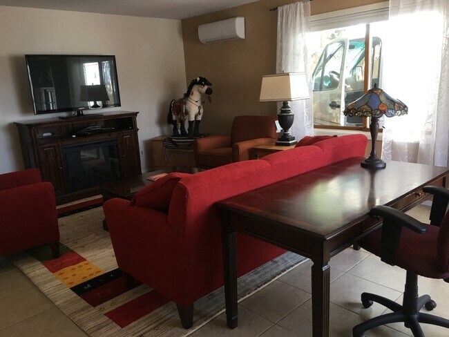 Sala de estar - 2308 Cedros Cir