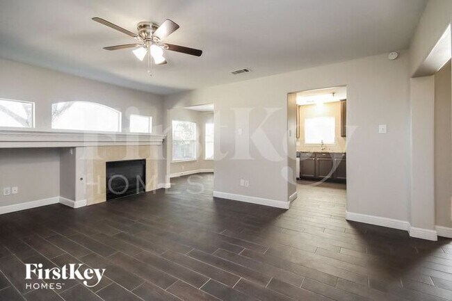 Building Photo - 11706 Pinos Altos Dr