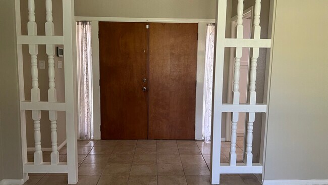 Building Photo - 7911 Riata Ave