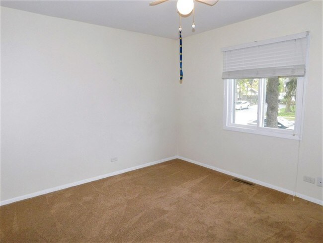 Foto del edificio - 614 Allanson Rd, Mundelein, IL 60060