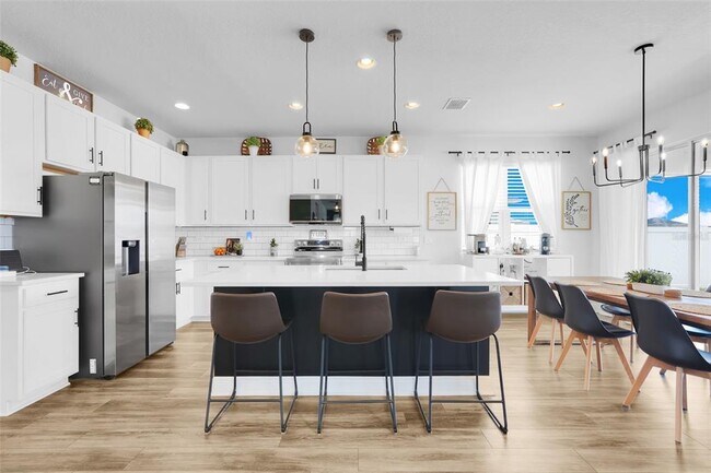 Foto del edificio - 3528 Bristol Cove Ln