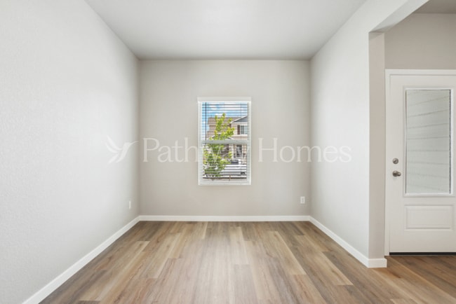 Building Photo - 857 Emerald Lakes St