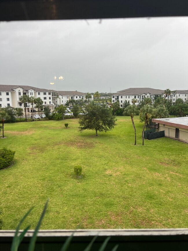 Foto del edificio - 9355 SW 8th St