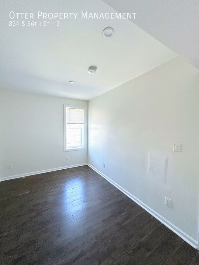 Building Photo - 834 S 56th St