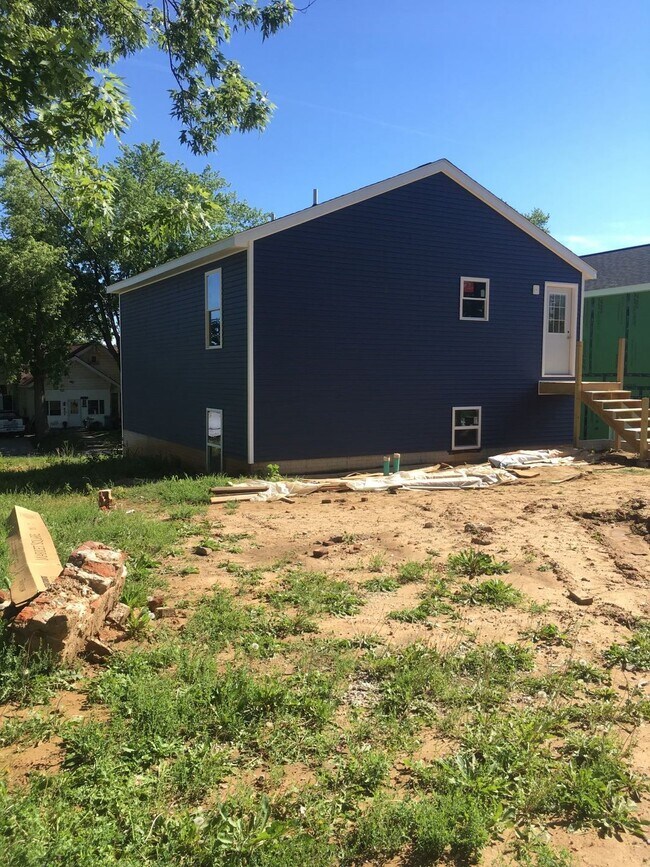 Under construction - 624 W Main St