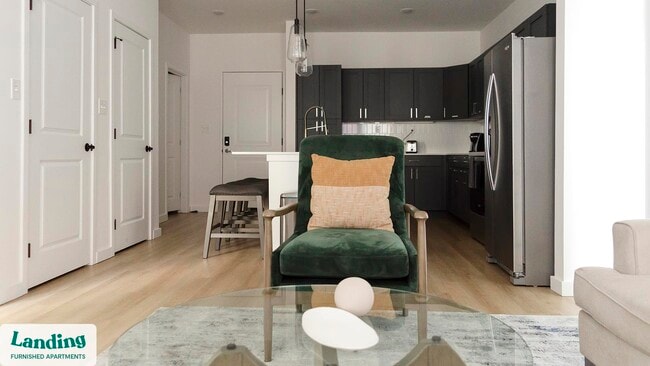 Building Photo - 650 N Main St