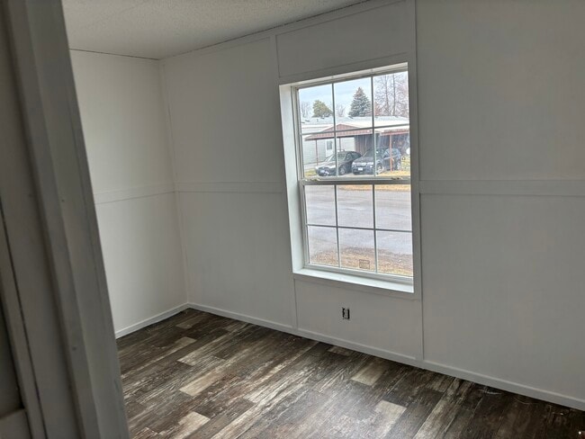 Building Photo - 1045 Conrad Dr