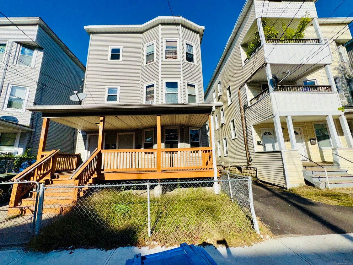 Foto principal - 898 Hancock Ave