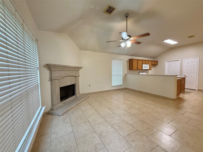 Foto del edificio - 6311 Rumford Ln