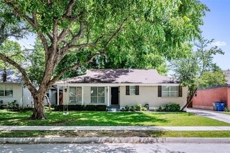 Building Photo - 6933 Wake Forrest Dr